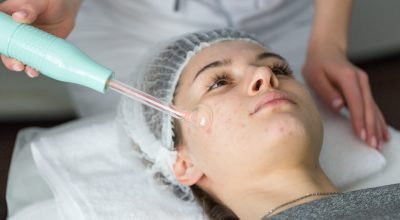 violet-ray-treatment-face-beautician-scaled.jpg